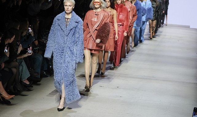 Ünlü modacı Emre Erdemoğlu birinci bayan koleksiyonu “Barlas” ile Bakü Fashion Week’te Sahne Alıyor