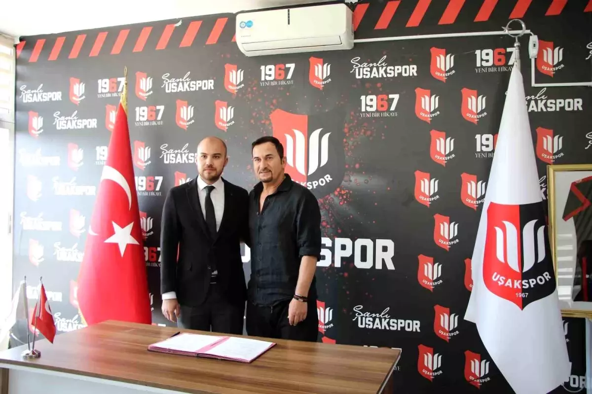 Uşakspor’un Yeni Teknik Yöneticisi Ergün Penbe için İmza Merasimi Düzenlendi