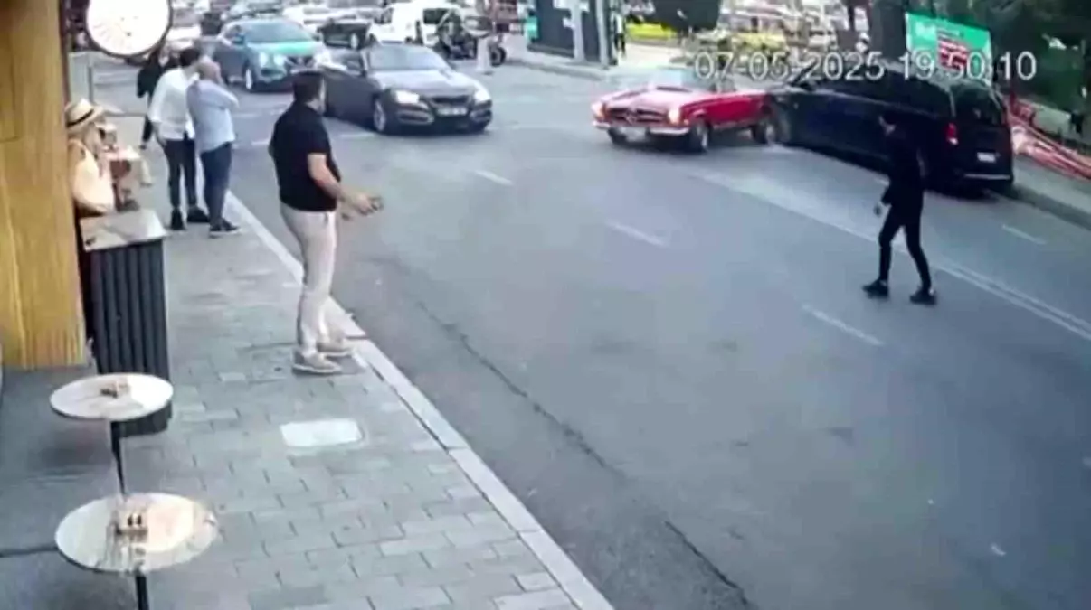 Vale Kazası: Klasik Araç Öbür Araca Çarptı