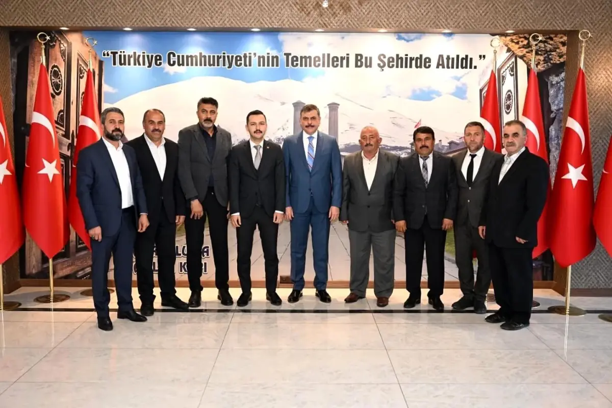 Vali Çiftçi, Aşkale Kaymakamı ve Muhtarları Kabul Etti