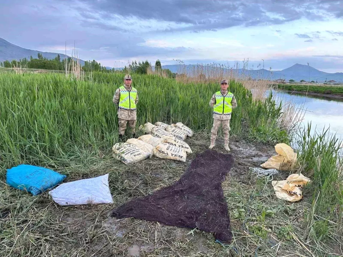 Van Gölü’nde Kaçak Avcılığa Darbe: 3.37 Ton İci Kefali Ele Geçirildi