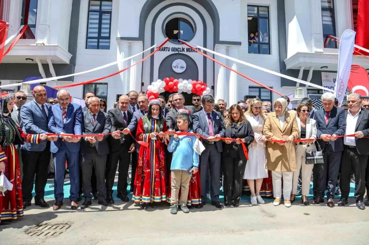 Van’da Yeni Gençlik Merkezleri Açıldı