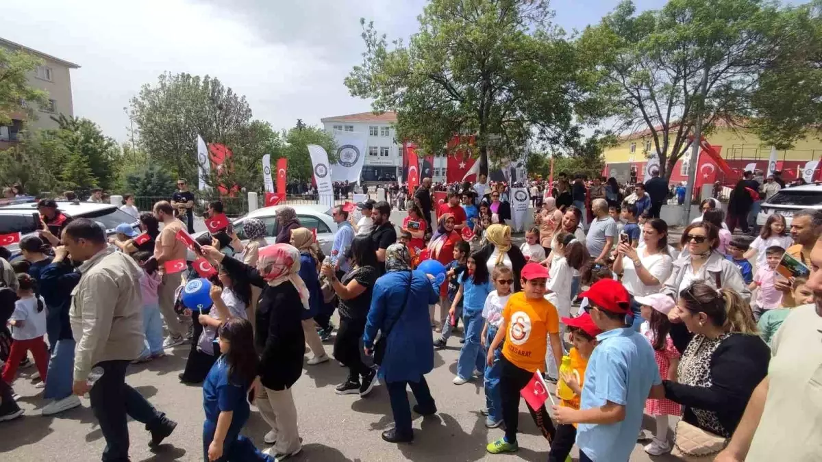 Yunuslar Çocuklara Eğlenceli Aktiflik Düzenledi
