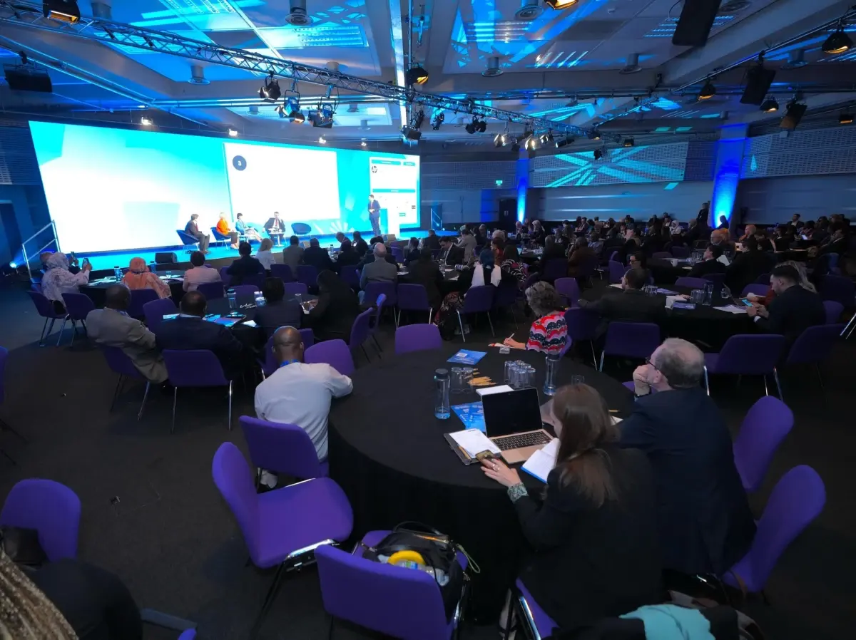 Yusuf Tekin Londra’da Eğitim Forumunda