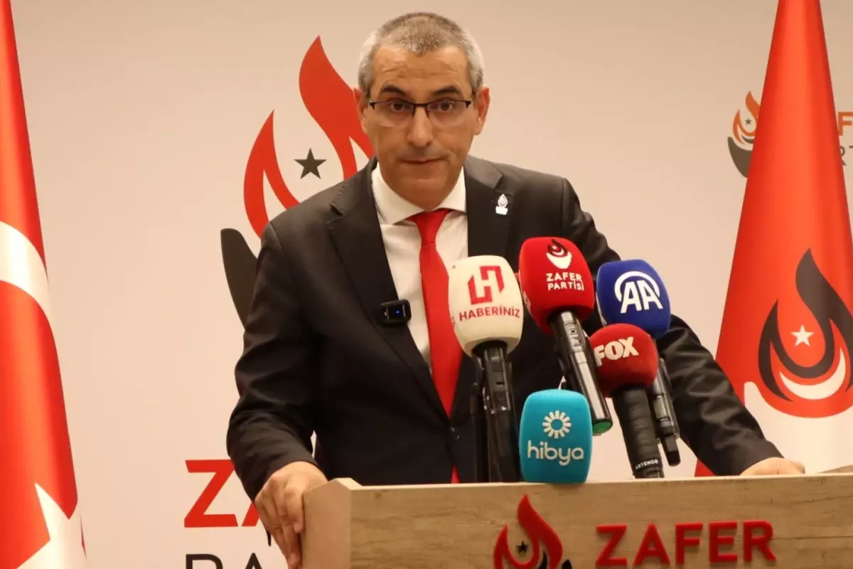 Zafer Partili Batur’dan tartışma yaratacak Sırrı Süreyya Lider bildirisi