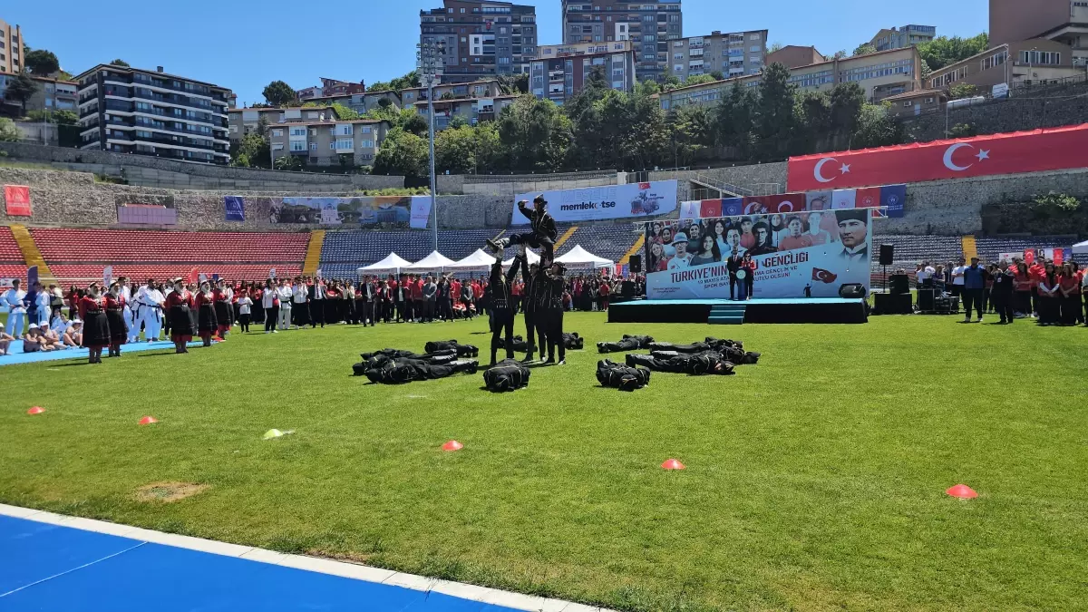 Zonguldak’ta Coşkulu 19 Mayıs Kutlaması